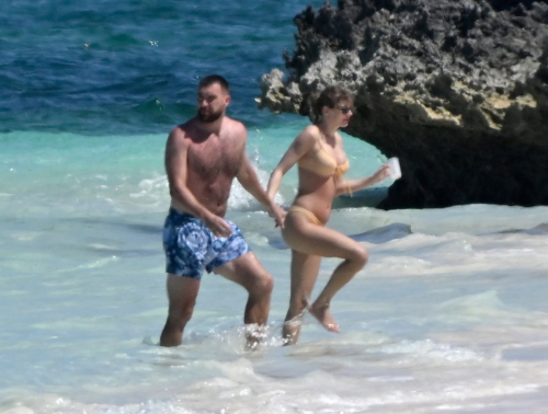 Taylor Swift in Bikini and Travis Kelce at a Beach in Bahamas, March 2024 5