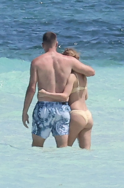 Taylor Swift in Bikini and Travis Kelce at a Beach in Bahamas, March 2024 8