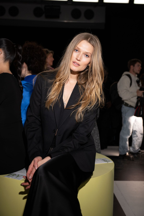 Toni Garrn at Off-White Fashion Show Paris Fashion Week, February 2024 1