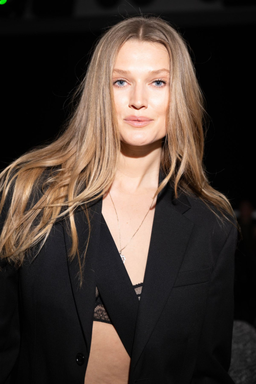 Toni Garrn at Off-White Fashion Show Paris Fashion Week, February 2024 4