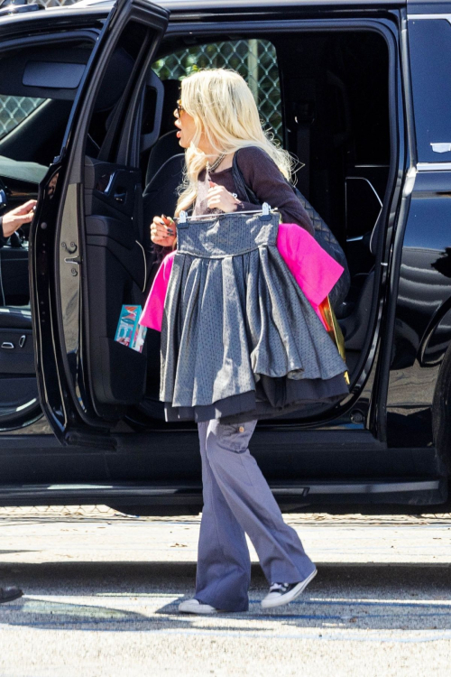 Tori Spelling Arrives at Photoshoot in Los Angeles, March 2024 6