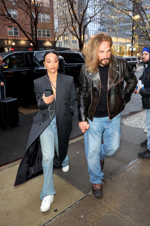 Zoe Saldana and Marco Perego Arrive at Their Hotel in New York 4