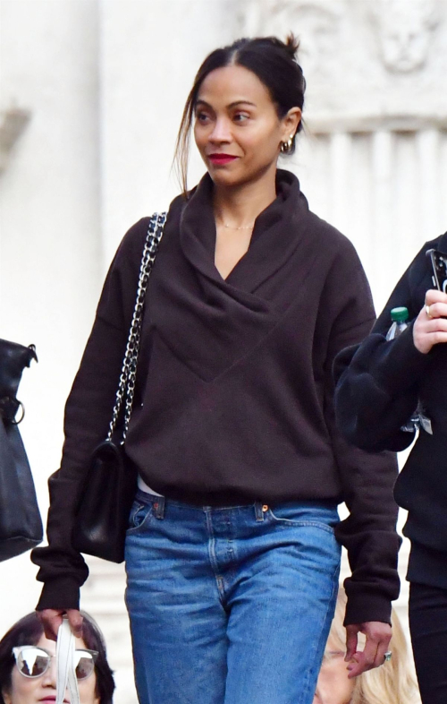 Zoe Saldana Out Shopping in Venice, March 2024 3