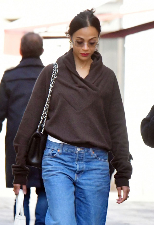 Zoe Saldana Out Shopping in Venice, March 2024 6