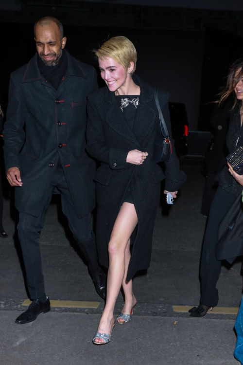 Zoey Deutch Arrives at Costes at Paris Fashion Week, March 2024 3