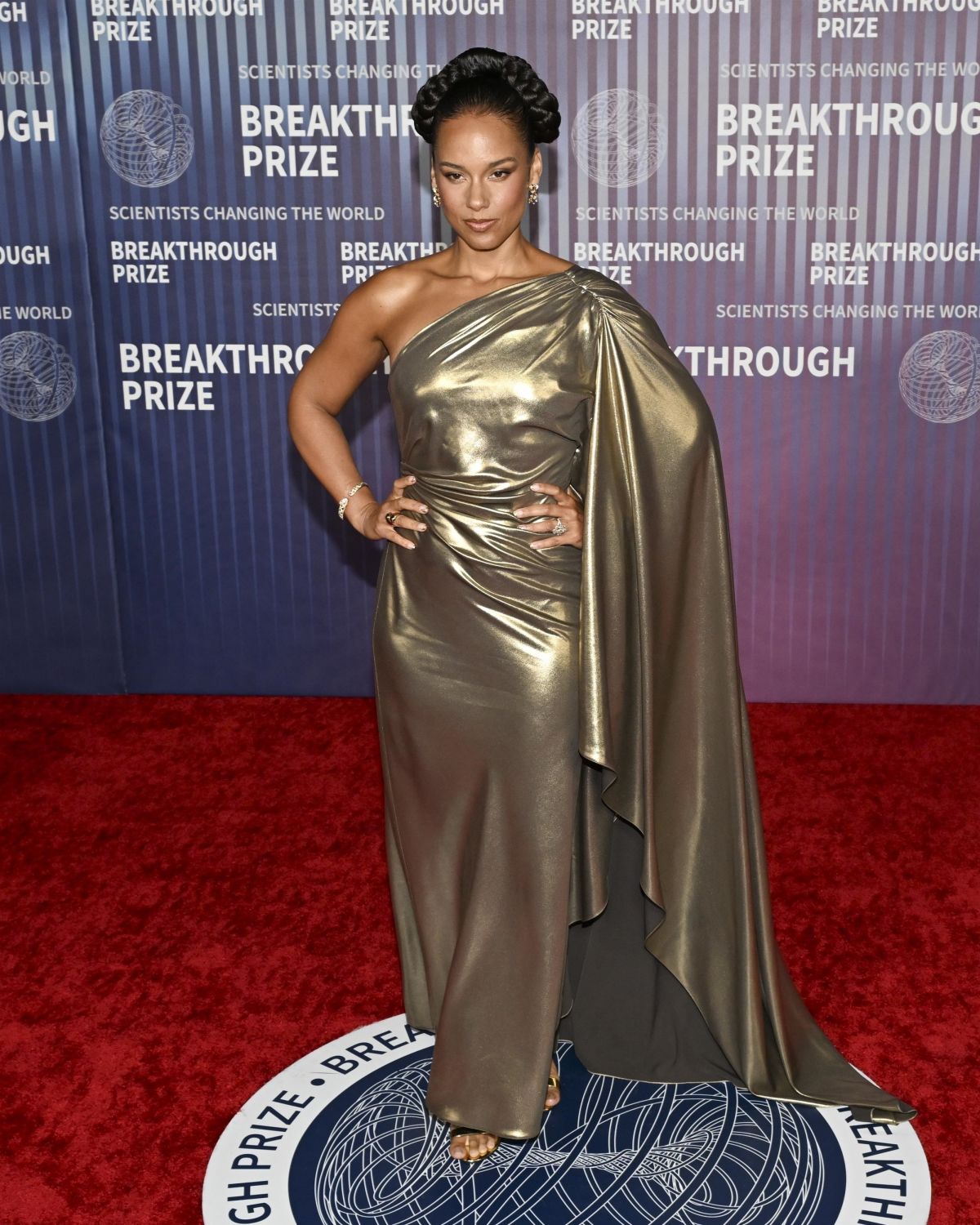 Alicia Keys at Breakthrough Prize Ceremony in Los Angeles