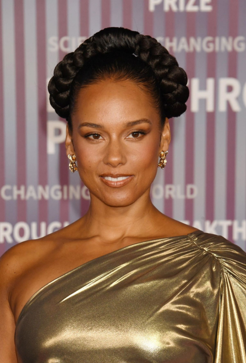 Alicia Keys at Breakthrough Prize Ceremony in Los Angeles 1