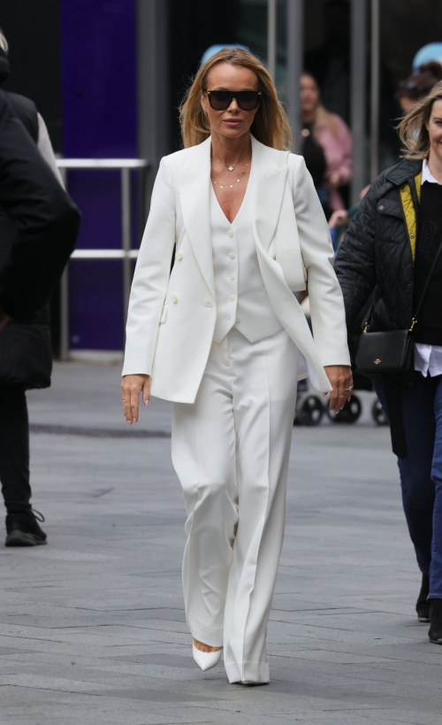 Amanda Holden Leaves Heart Radio in London 4