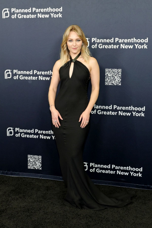 Annasophia Robb Attends Planned Parenthood Gala in New York 6