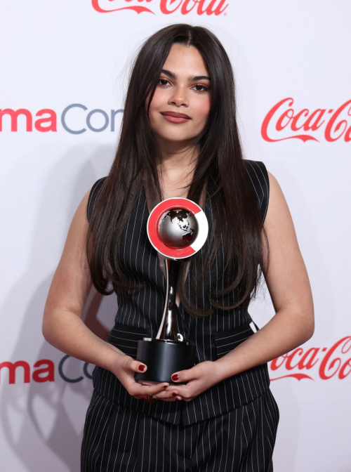 Ariana Greenblatt Receives Rising Star Award at CinemaCon Big Screen Achievement Awards