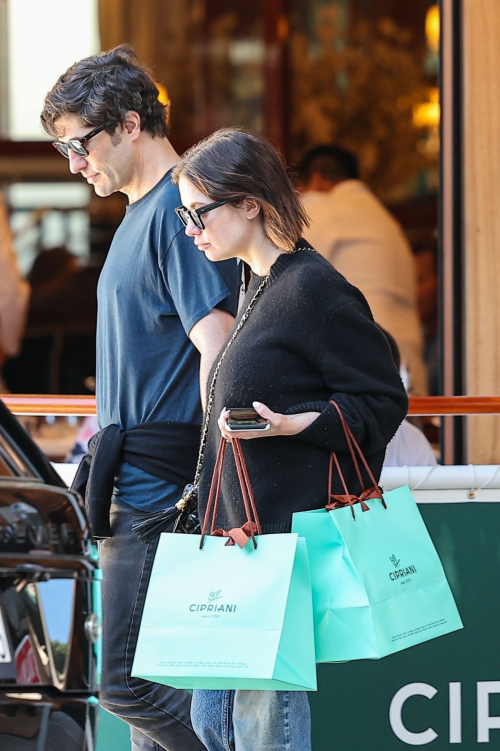 Ashley Benson and Brandon Davis at Cipriani in Beverly Hills 7