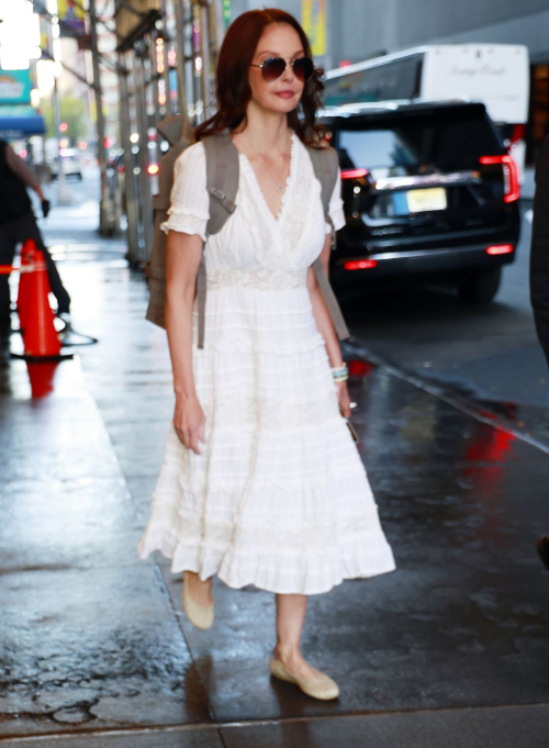 Ashley Judd Out and About in New York 6