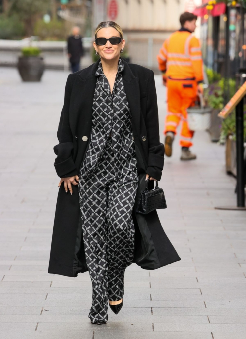 Ashley Roberts Arrives at Heart Radio Studio in London 4