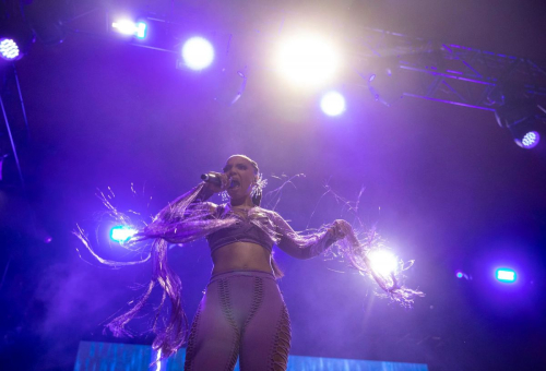 Chloe Bailey Performs at Coachella Valley Music Festival 6