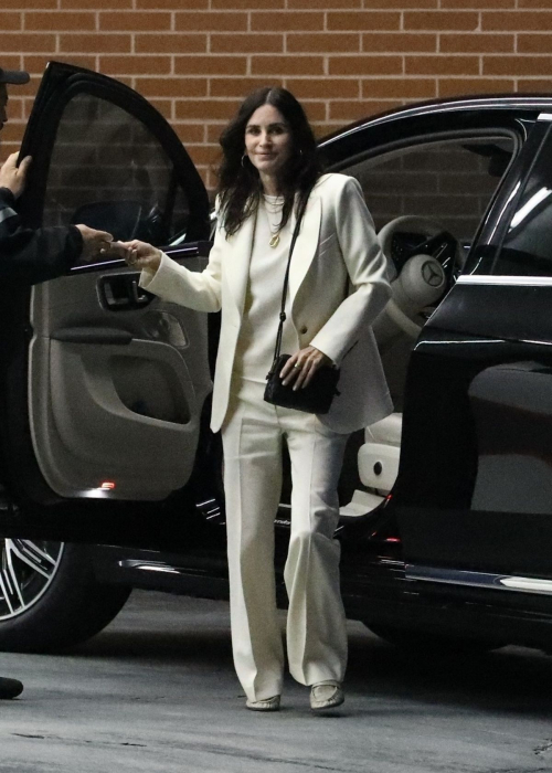 Courteney Cox Out for Dinner at Funke in Beverly Hills 6