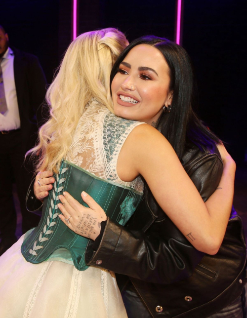 Demi Lovato Visits & Juliet Cast on Broadway in New York 3