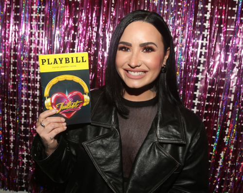 Demi Lovato Visits & Juliet Cast on Broadway in New York 6