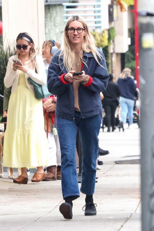 Dylan Meyer and Alia Shawkat Out for Coffee in Los Feliz 2