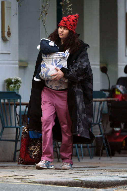 Eliza Doolittle Out with Baby in Primrose Hill 5