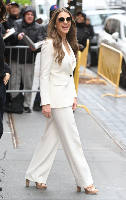 Elizabeth Hurley Leaves The View in New York 4