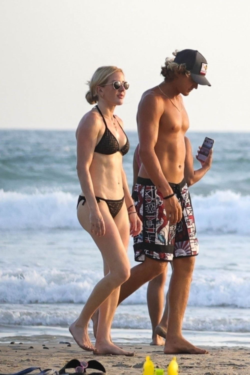 Ellie Goulding and Armando Perez Beach Costa Rica 4