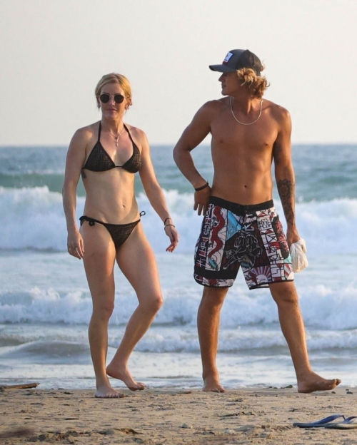 Ellie Goulding and Armando Perez Beach Costa Rica 6