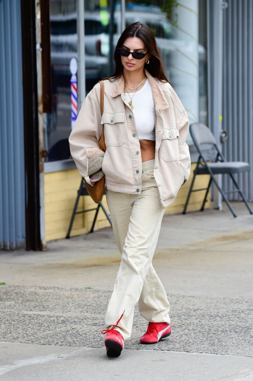 Emily Ratajkowski Out and About in New York 4