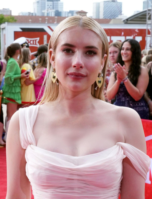 Emma Roberts at CMT Music Awards in Texas 1