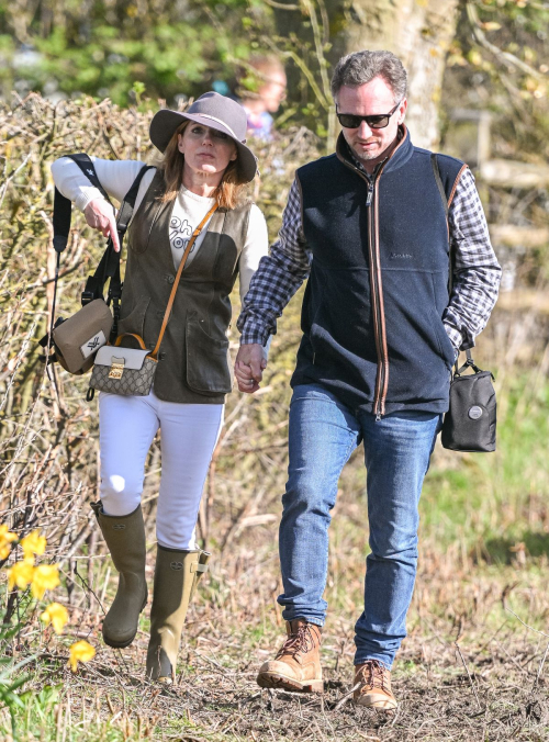 Geri Halliwell at Point to Point Races in Buckinghamshire 3