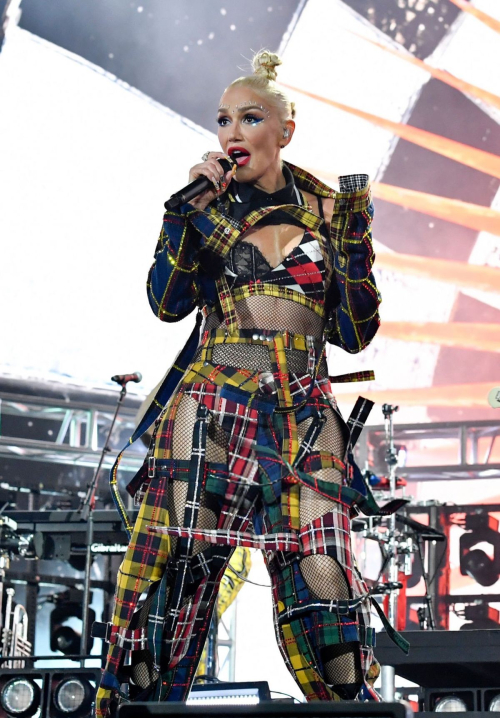 Gwen Stefani Performs at Coachella Valley Music Festival 2