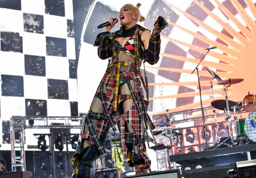 Gwen Stefani Performs at Coachella Valley Music Festival 5