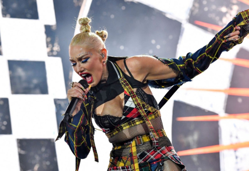 Gwen Stefani Performs at Coachella Valley Music Festival 6