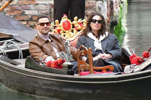 Hayley Atwell and Ned Wolfgang Kelly on Gondola Ride in Venice 5