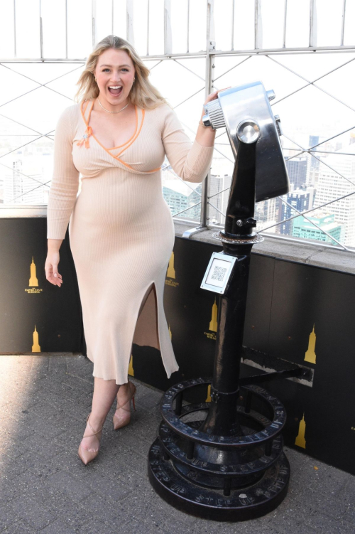 Iskra Lawrence at Empire State Building for National Infertility Awareness Week 2