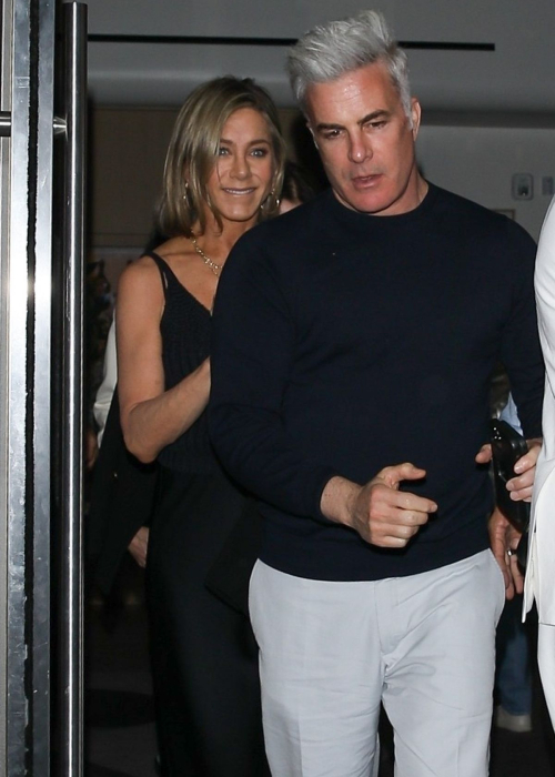 Jennifer Aniston Leaves Dinner with Friends