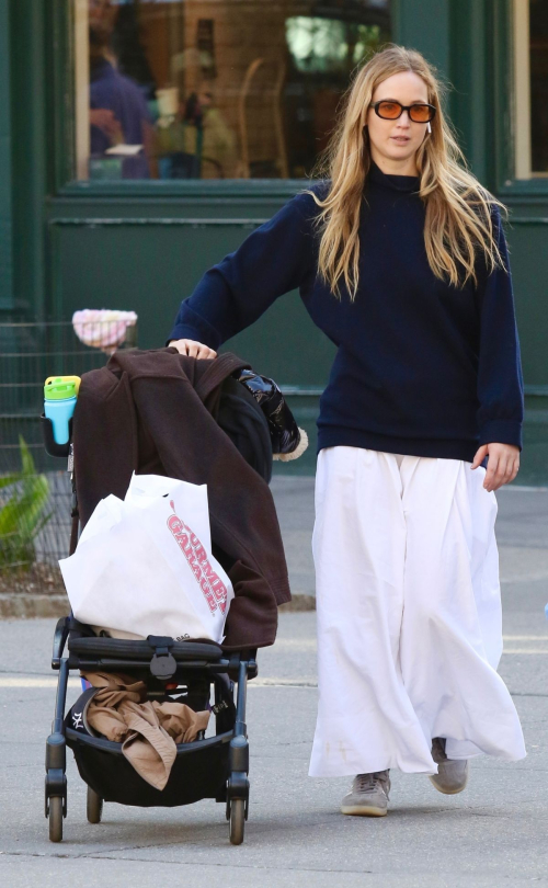 Jennifer Lawrence Easter Sunday Playdate at New York Park 1