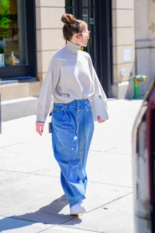 Jennifer Lopez Steps Out for Work in New York 6