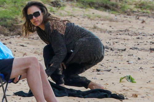 Jessica Alba Enjoys Time with Friends at a Beach in Kauai 1