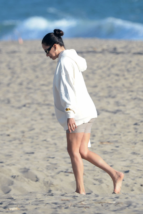 Jocelyne Miranda at Los Angeles Beach Outing 6