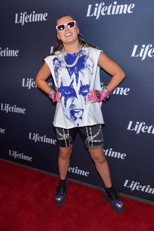 JoJo Siwa at Dance Moms The Reunion Premiere in New York 4