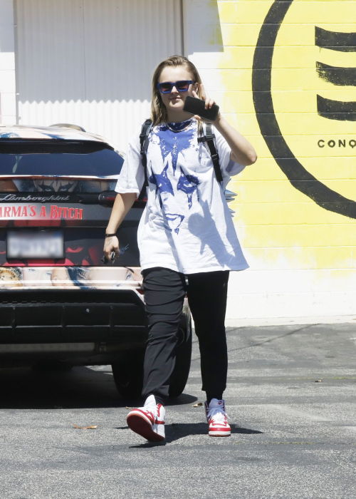 JoJo Siwa Prepares for Dance Practice in Los Angeles 4