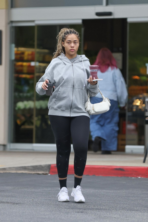 Jordyn Woods Visits Erewhon for a Smoothie in Calabasas 3