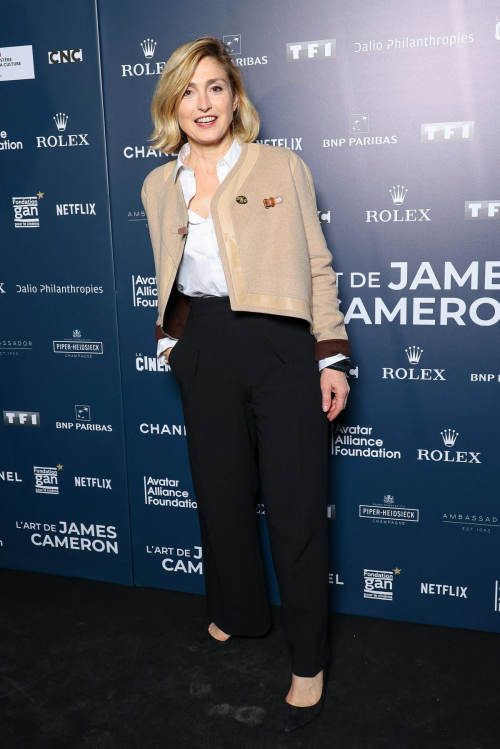 Julie Gayet Visits The Art Of James Cameron Exhibition in Paris