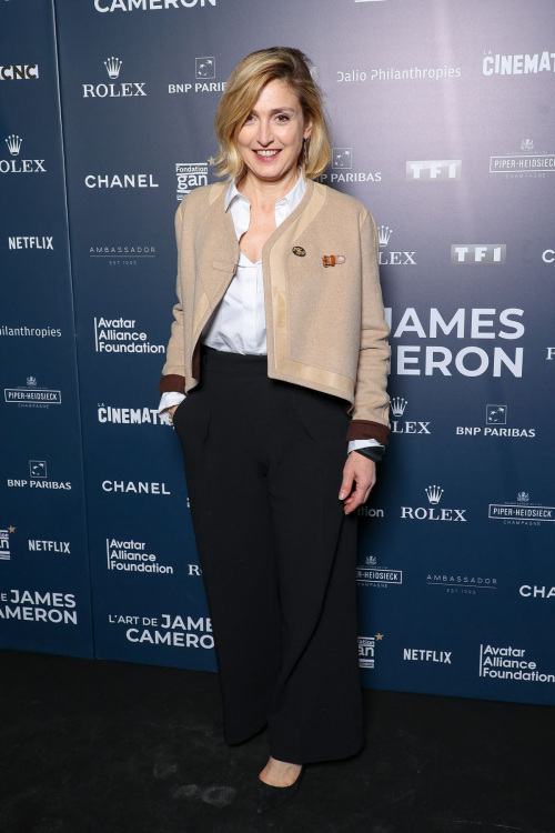 Julie Gayet Visits The Art Of James Cameron Exhibition in Paris 2