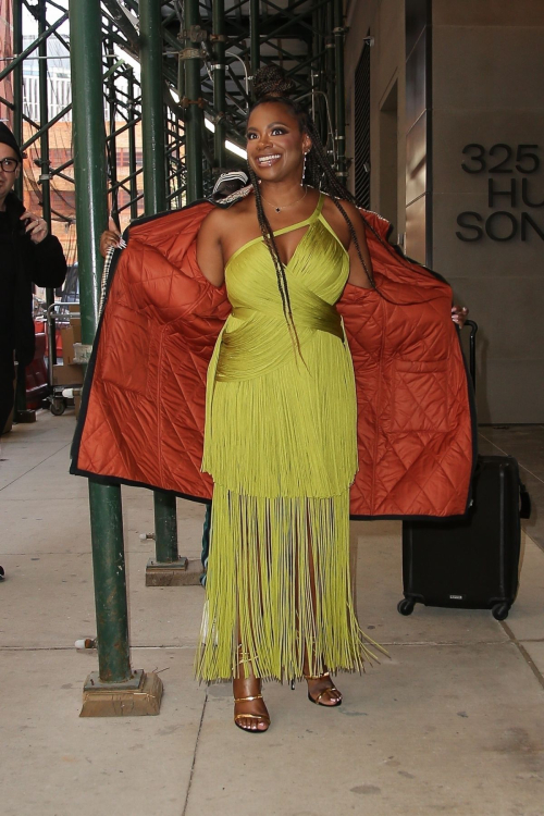 Kandi Burruss Arrives at What Happens Live with Andy Cohen in New York 5