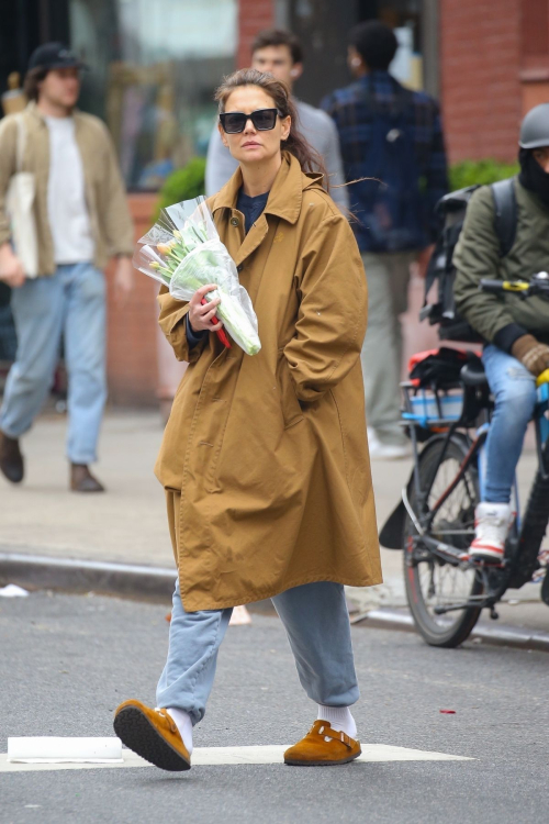 Katie Holmes Out with Flowers in New York 2