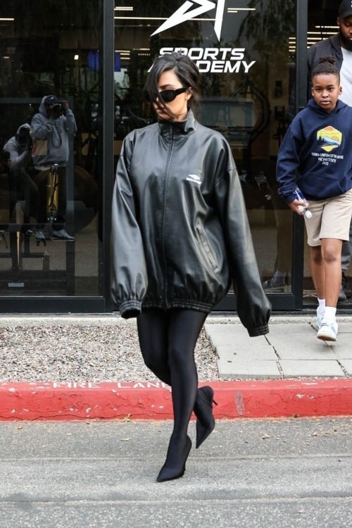 Kim Kardashian Arrives at Her Son’s Game in Thousand Oaks 5