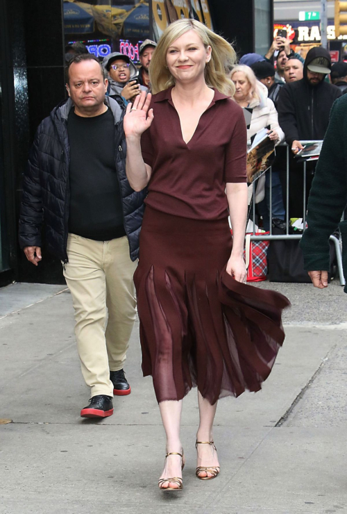 Kirsten Dunst Arrives at Good Morning America in New York 3