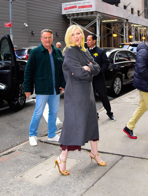 Kirsten Dunst Arrives at Good Morning America in New York 5