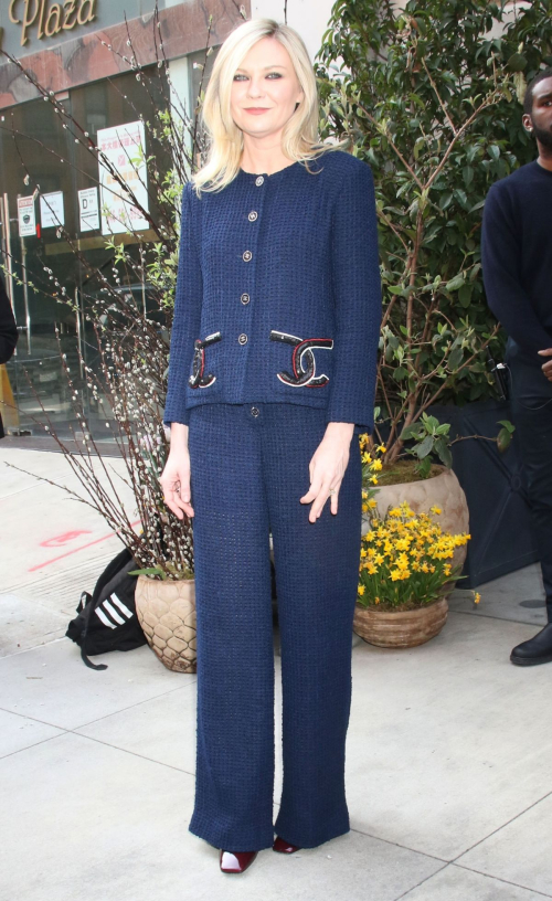 Kirsten Dunst Arriving at Late Night with Seth Meyers in New York 2